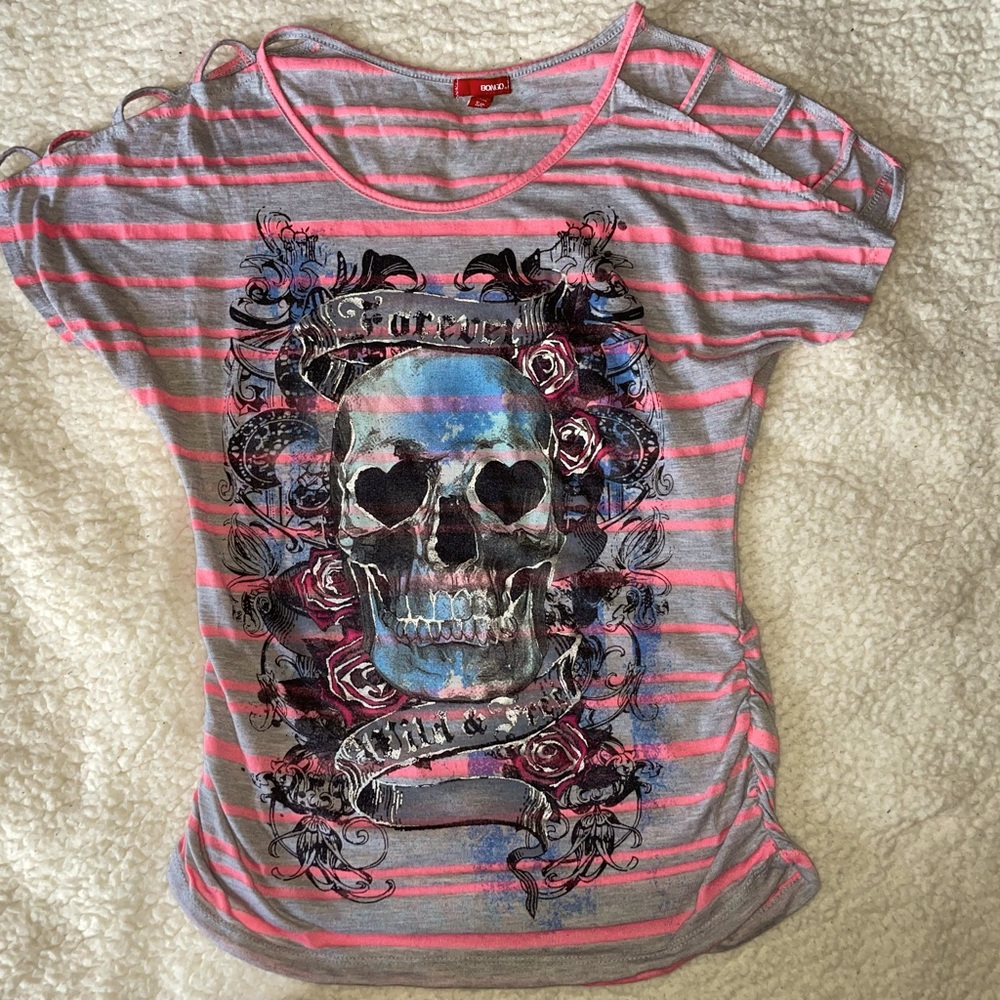 Women’s skull T-shirt size small